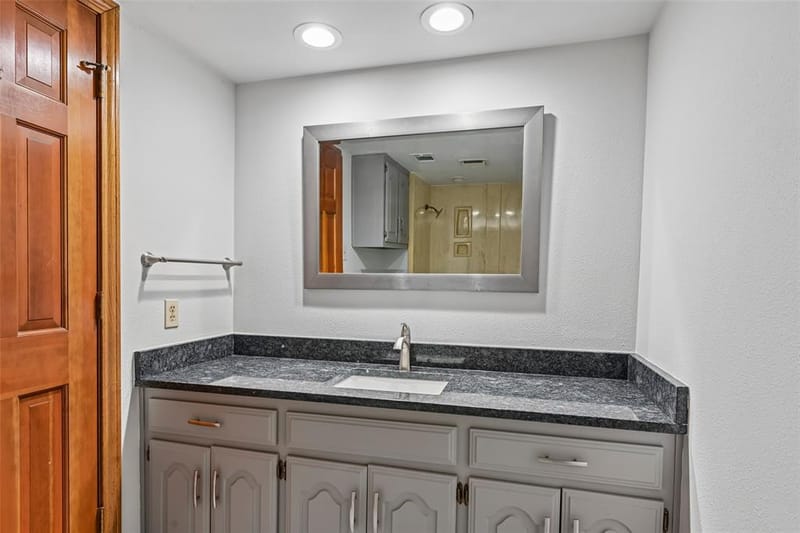 13216 Hillcrest Road, Dallas TX 75240 - Photo 24
