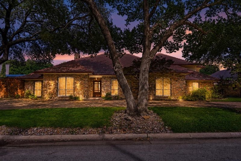 13216 Hillcrest Road, Dallas TX 75240 - Photo 35