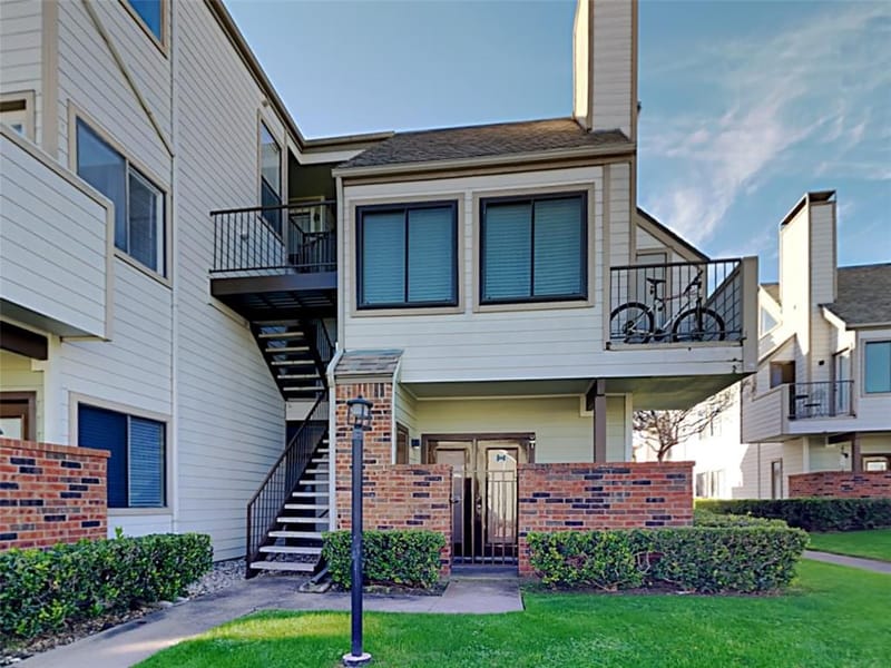 3121 Sondra Drive # 208, Fort Worth TX 76107 - Photo 2