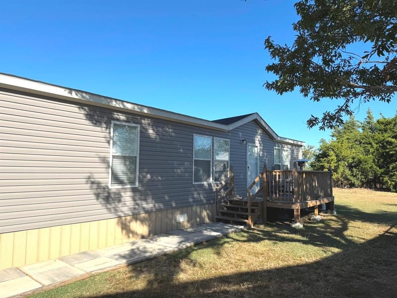 312 Candlewood Circle, Gainesville TX 76240 - Photo 2