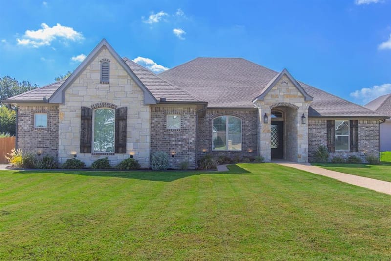 233 Fox Run Lane, Robinson TX 76706