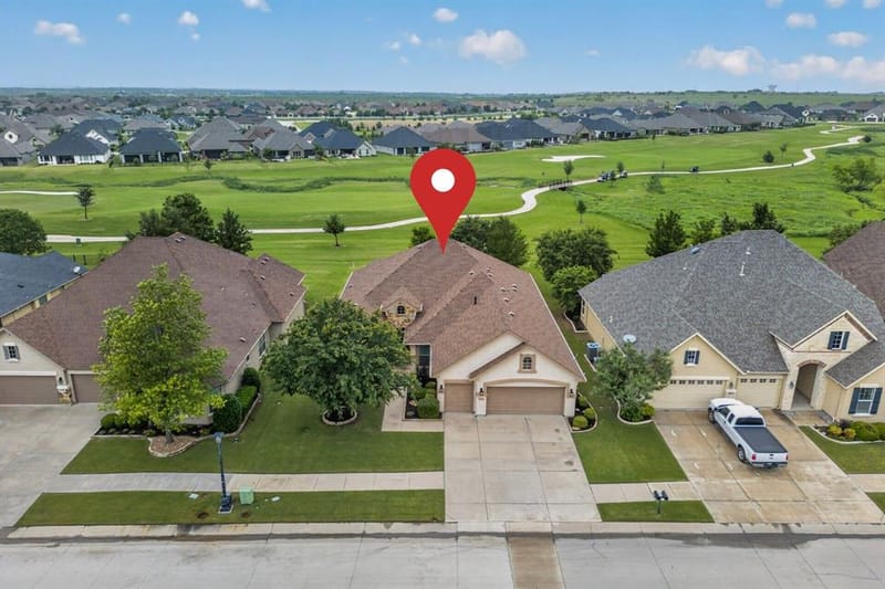 9524 Crestview Drive, Denton TX 76207 - Photo 2