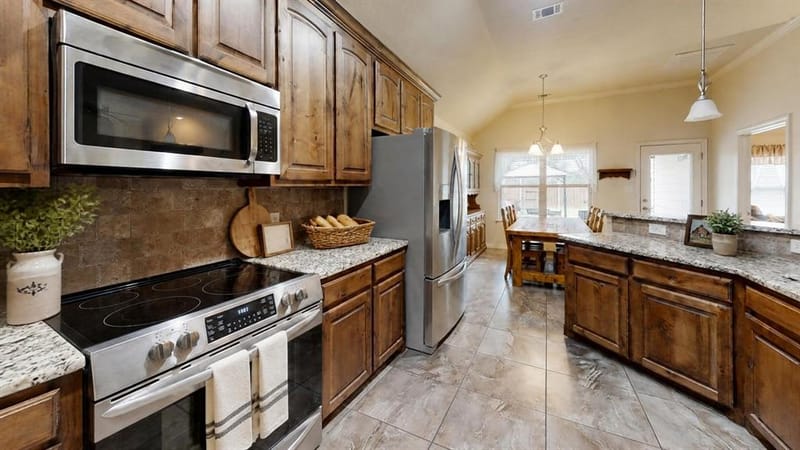 109 Donna Circle, Granbury TX 76049 - Photo 2