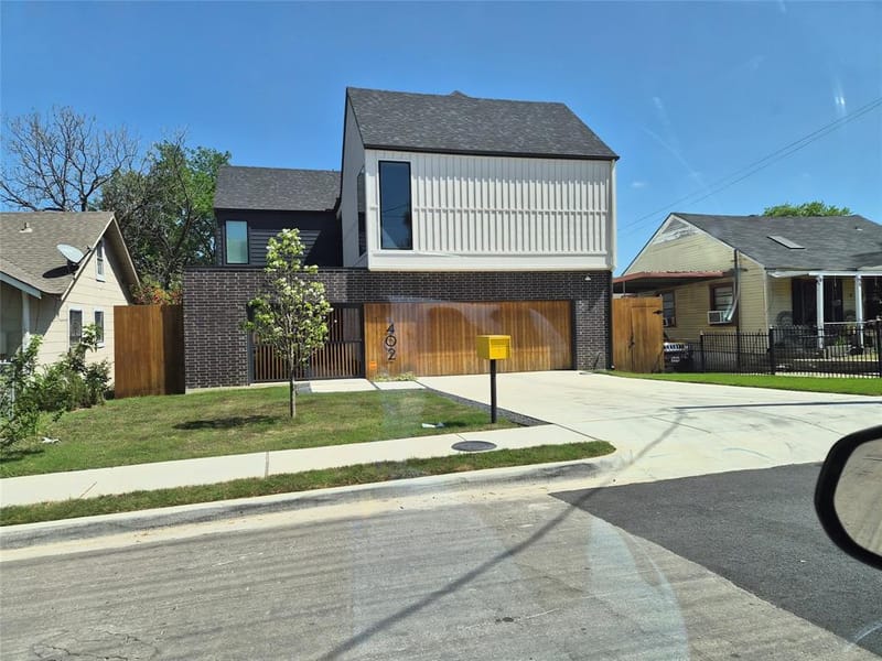 335 Avenue J, Dallas TX 75203 - Photo 3