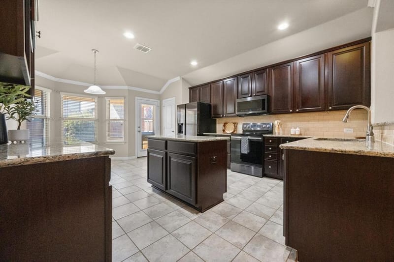 1001 Pigeon Hawk Drive, Little Elm TX 75068 - Photo 7