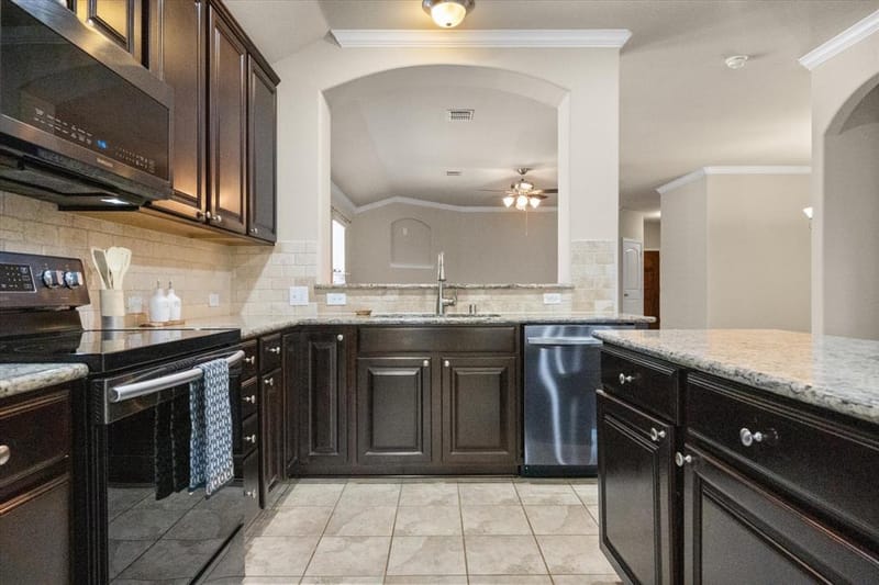 1001 Pigeon Hawk Drive, Little Elm TX 75068 - Photo 3