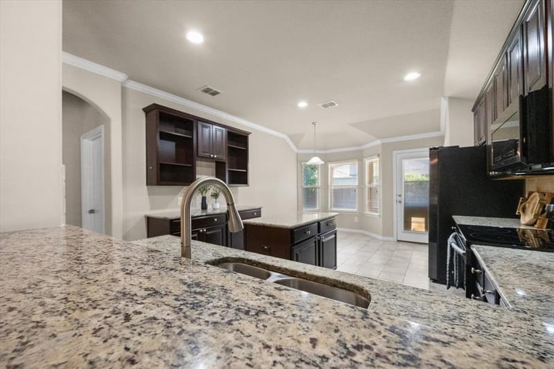 1001 Pigeon Hawk Drive, Little Elm TX 75068 - Photo 8