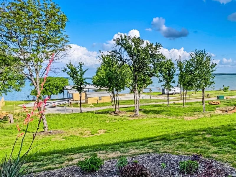 213 Meadow Pond Court, Runaway Bay TX 76426 - Photo 10