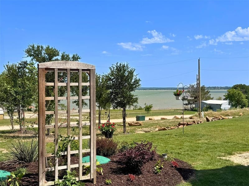 213 Meadow Pond Court, Runaway Bay TX 76426 - Photo 18