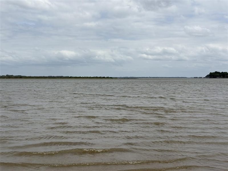 204 Causeway Cove, Seven Points TX 75143