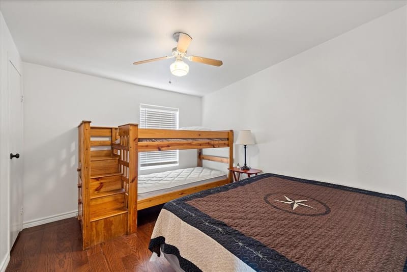5821 Parkside Court, Granbury TX 76048 - Photo 17