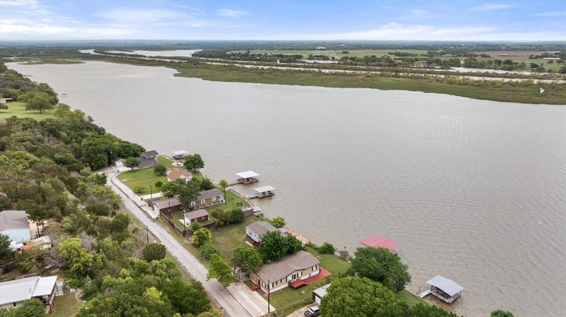 5821 Parkside Court, Granbury TX 76048 - Photo 32