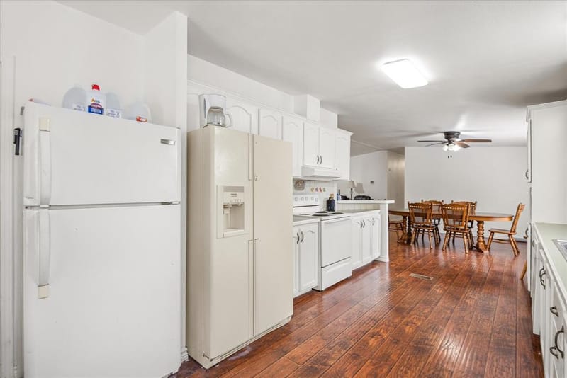5821 Parkside Court, Granbury TX 76048 - Photo 10