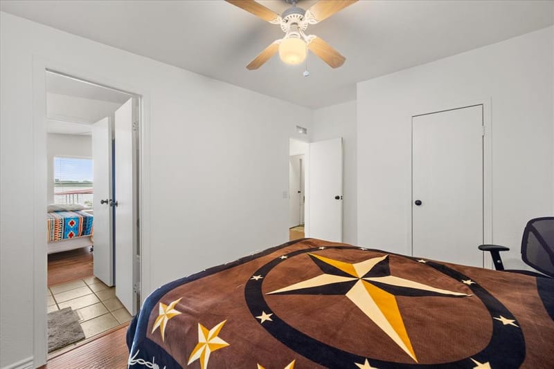 5821 Parkside Court, Granbury TX 76048 - Photo 25