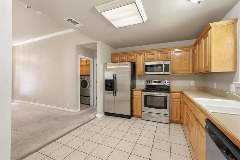 210 Bryant Street, Pottsboro TX 75076 - Photo 9