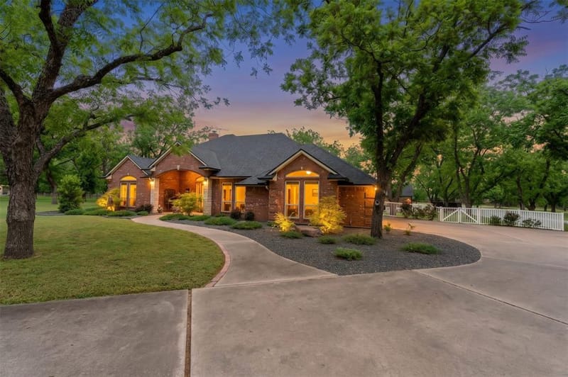 10008 Flight Plan Drive, Granbury TX 76049 - Photo 2