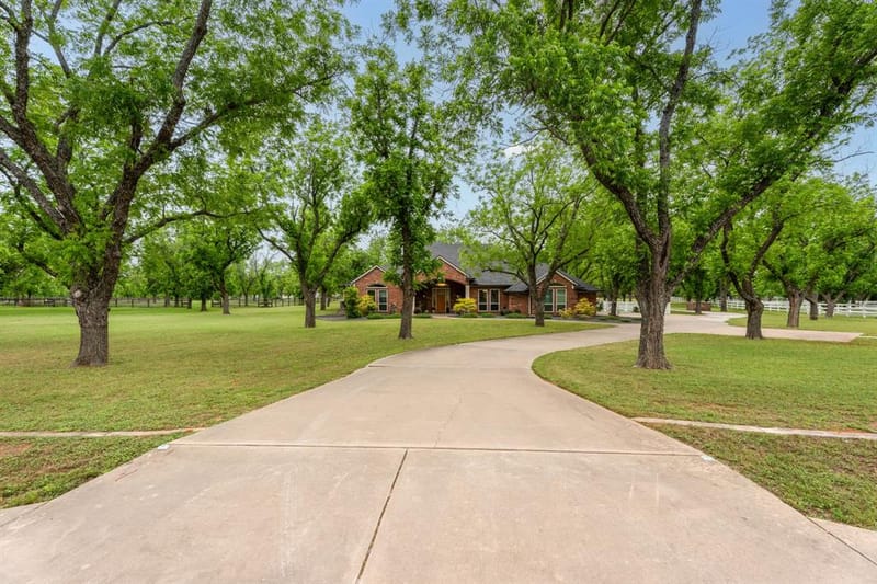 10008 Flight Plan Drive, Granbury TX 76049 - Photo 38