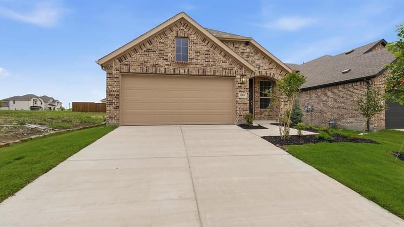 818 Whitmore Drive, Princeton TX 75071 - Photo 2