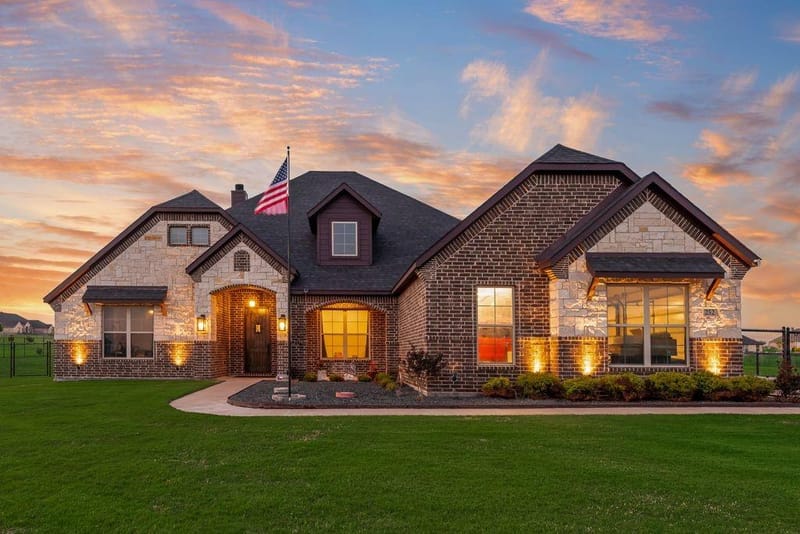 252 Agua Linda Drive, Godley TX 76044 - Photo 3
