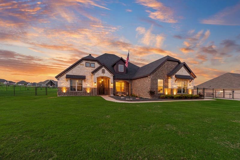 252 Agua Linda Drive, Godley TX 76044 - Photo 9