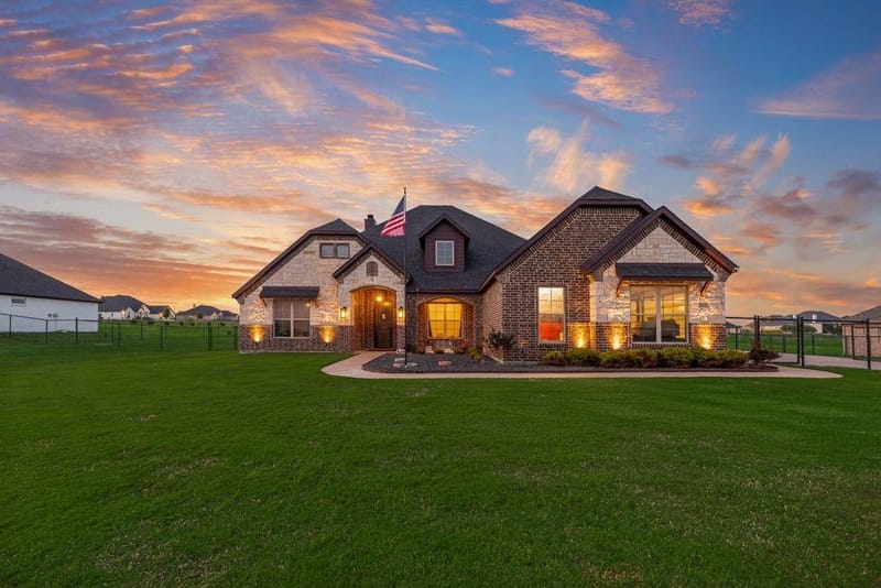252 Agua Linda Drive, Godley TX 76044 - Photo 8