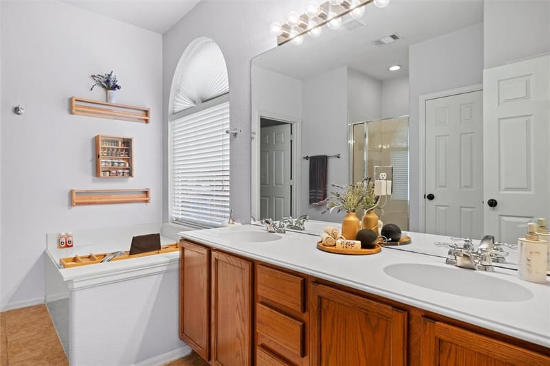 2815 S Serrano, Grand Prairie TX 75054 - Photo 18