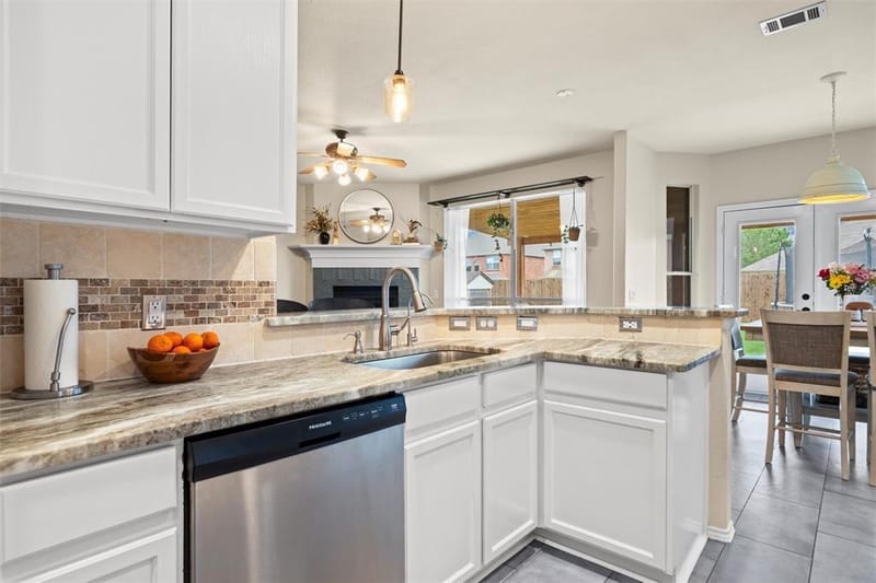 2815 S Serrano, Grand Prairie TX 75054 - Photo 11
