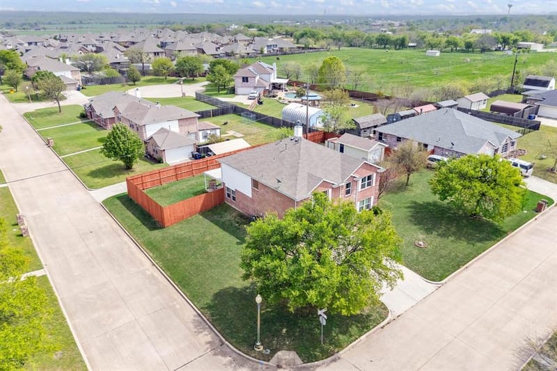 1040 Canyon Drive, Justin TX 76247 - Photo 6