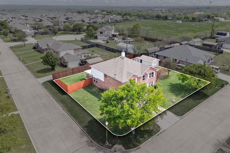 1040 Canyon Drive, Justin TX 76247 - Photo 3