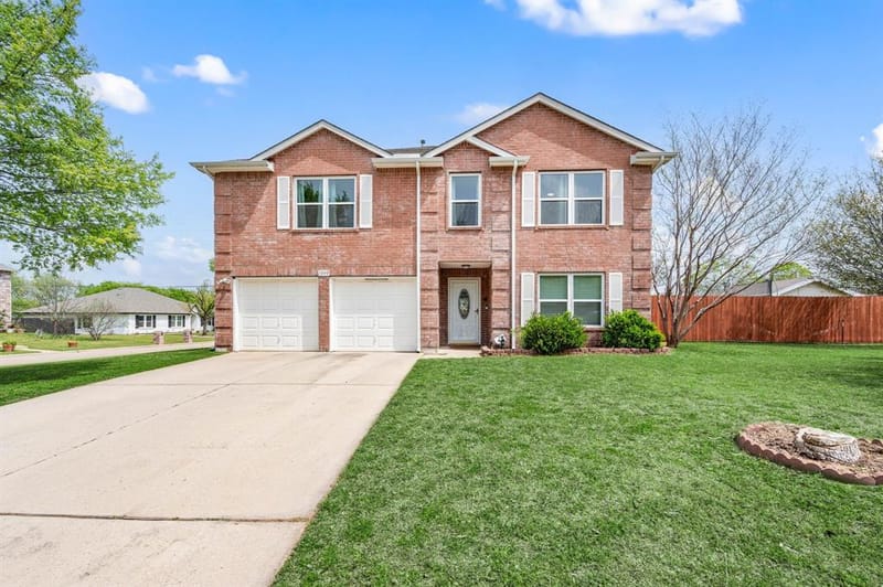 1040 Canyon Drive, Justin TX 76247