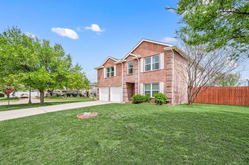1040 Canyon Drive, Justin TX 76247 - Photo 4