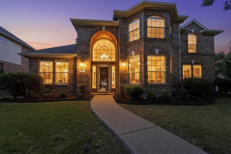 1808 Paddington Court, Arlington TX 76017 - Photo 2