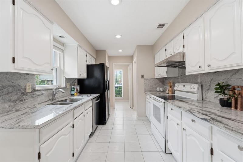 7114 Lo Chalmers Lane, Garland TX 75043 - Photo 5