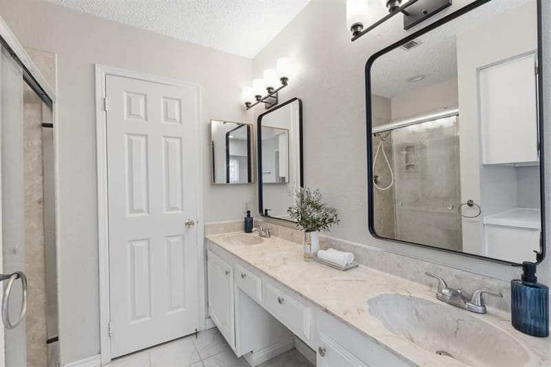 7114 Lo Chalmers Lane, Garland TX 75043 - Photo 10