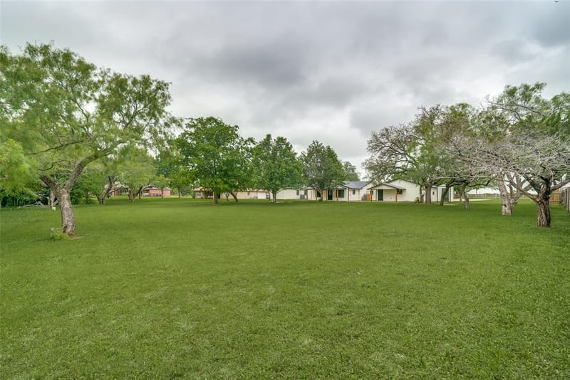 510-512 Grandview Drive, Granbury TX 76049 - Photo 33