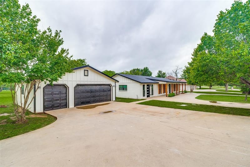 510-512 Grandview Drive, Granbury TX 76049 - Photo 4