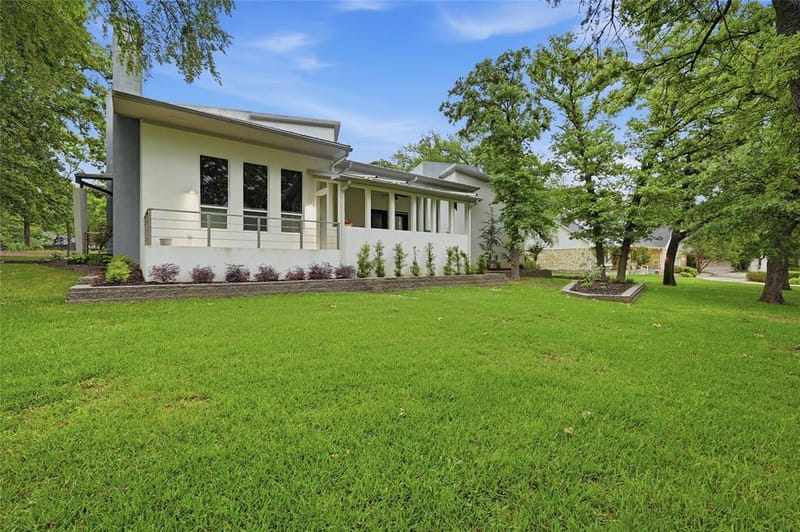 316 Comanche Drive, Lake Kiowa TX 76240 - Photo 3