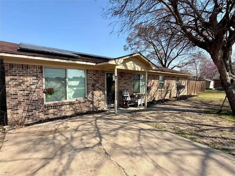 305 S 1st Street, Crandall TX 75114