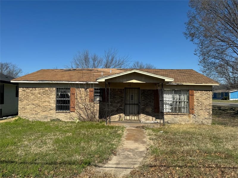 1118 E 13th Avenue, Corsicana TX 75110