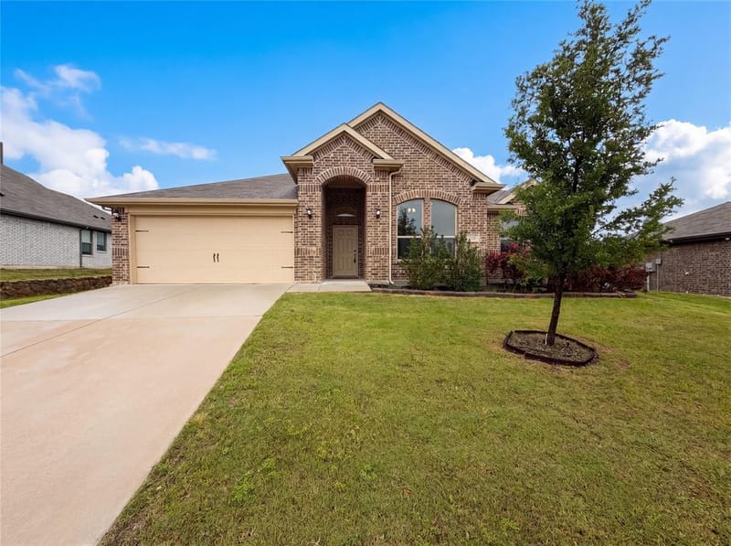 1631 Glade Meadows Drive, Burleson TX 76058