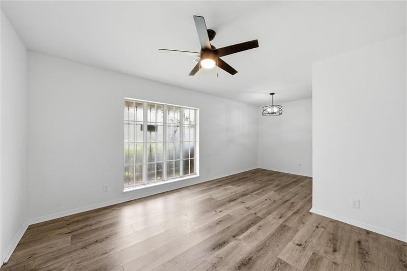 1900 MAHALIA Drive, Waco TX 76705 - Photo 6
