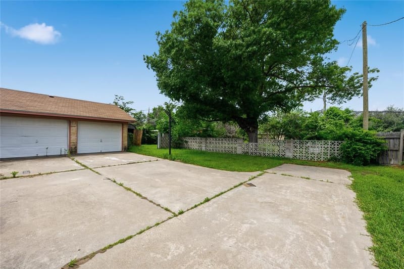 1900 MAHALIA Drive, Waco TX 76705 - Photo 25