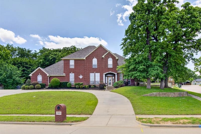 2416 PARK RUN DRIVE, Arlington TX 76016