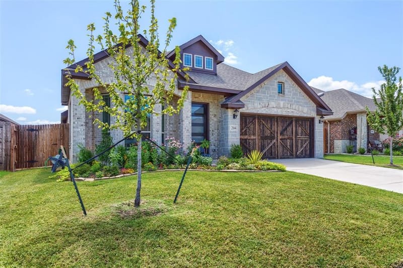 204 Garden Grove Drive, Waxahachie TX 75165 - Photo 3