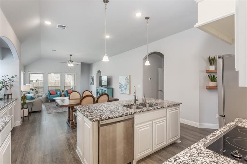 204 Garden Grove Drive, Waxahachie TX 75165 - Photo 10