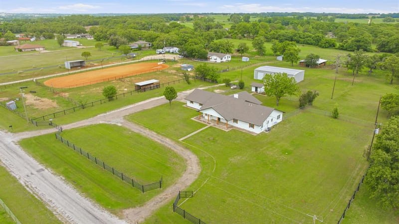 621 County Road 484, Stephenville TX 76401 - Photo 2