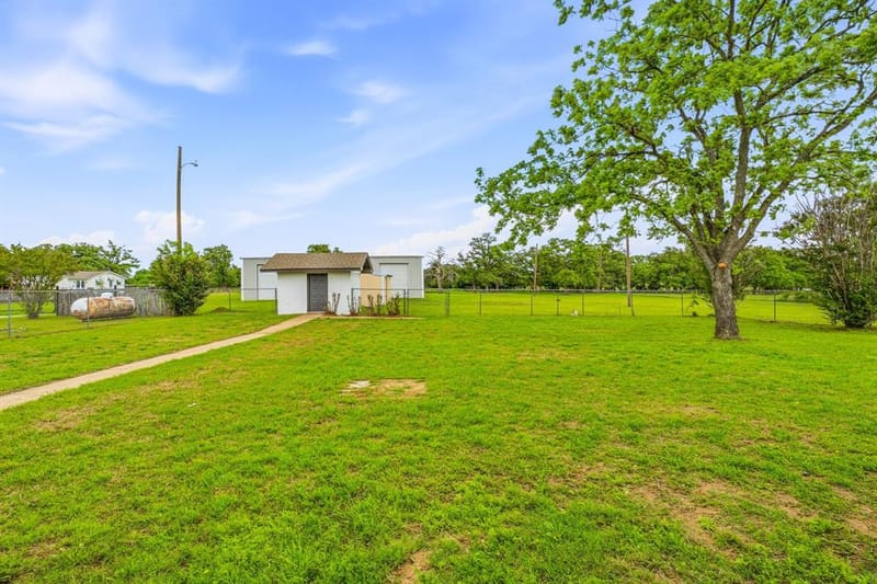 621 County Road 484, Stephenville TX 76401 - Photo 38
