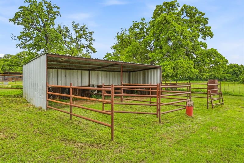 621 County Road 484, Stephenville TX 76401 - Photo 37