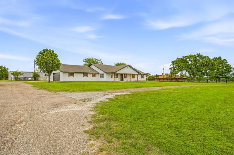 621 County Road 484, Stephenville TX 76401 - Photo 4