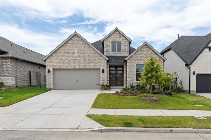 1725 Hillside Stroll Drive, Lavon TX 75166